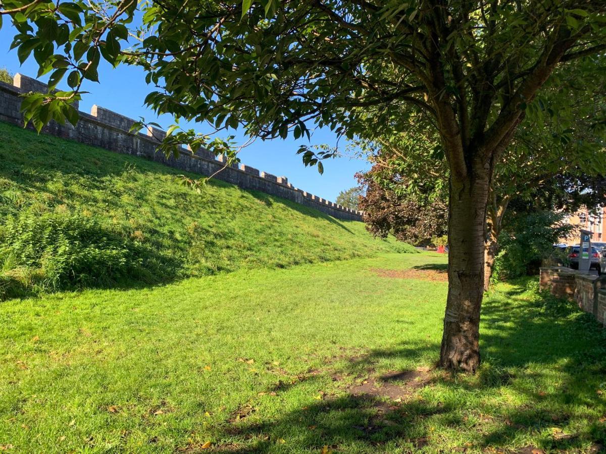 Stay In The Heart Of York At The Hampden - Free Parking - York Holiday Home Екстериор снимка